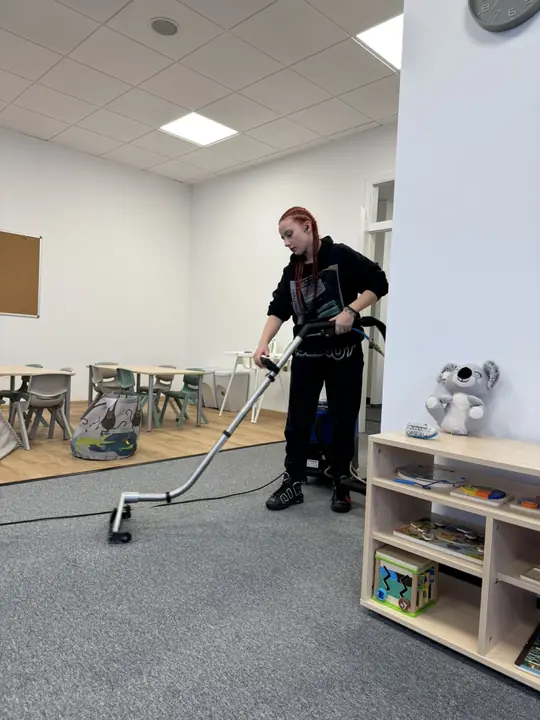 Vysávanie kancelárie